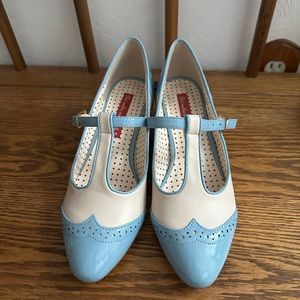 Bait footwear Mary Jane style kitten heel US7.5
